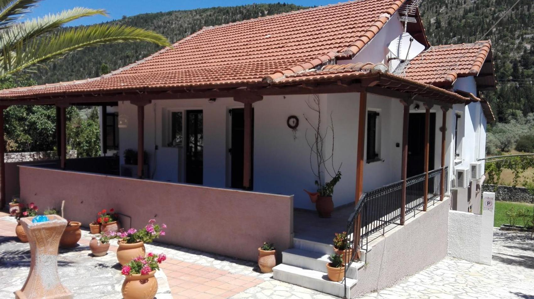 House Of Garden Apartment Dragano Екстериор снимка